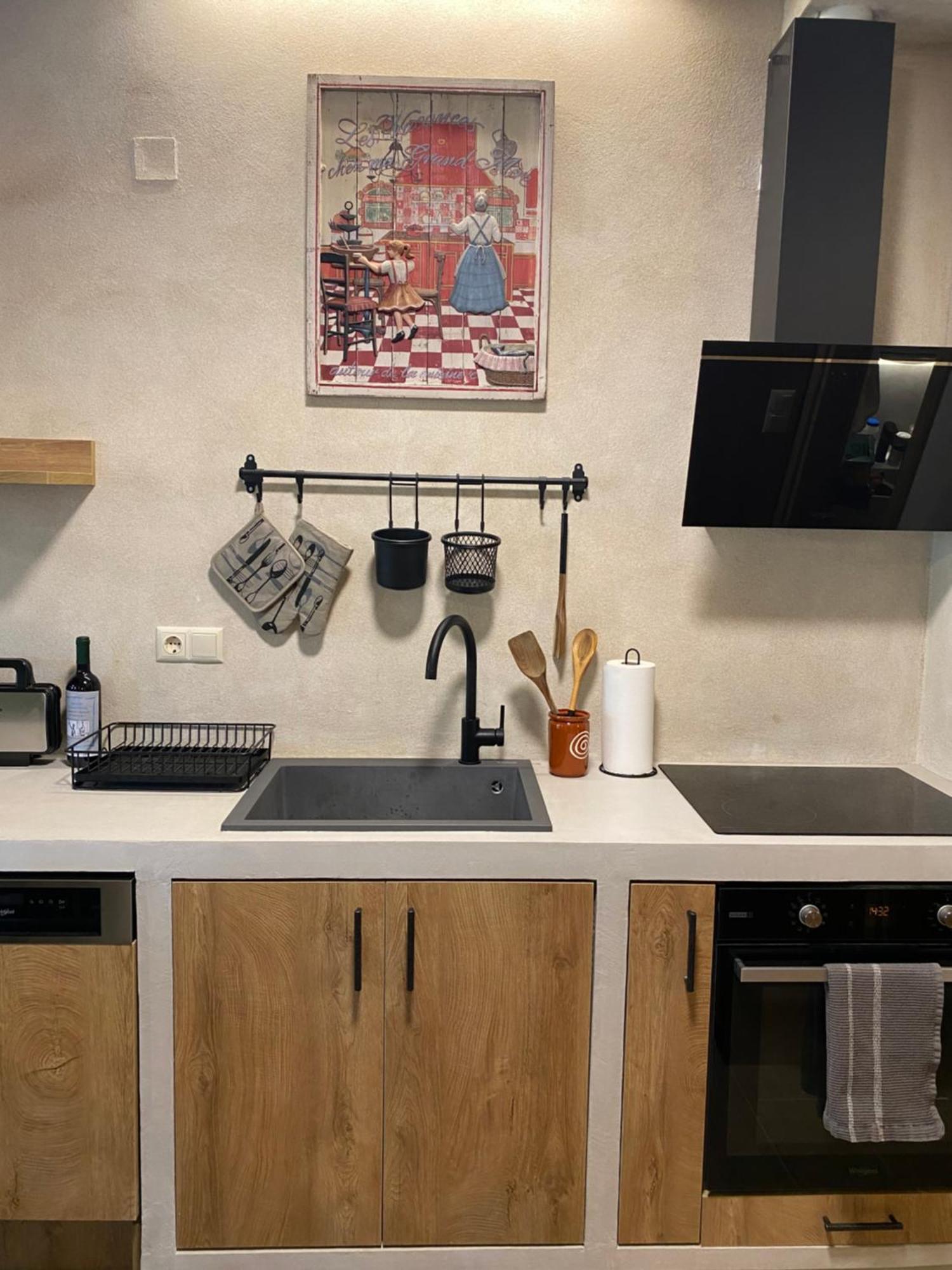 شقة Aristi Boutique Stonehouse With Attic المظهر الخارجي الصورة
