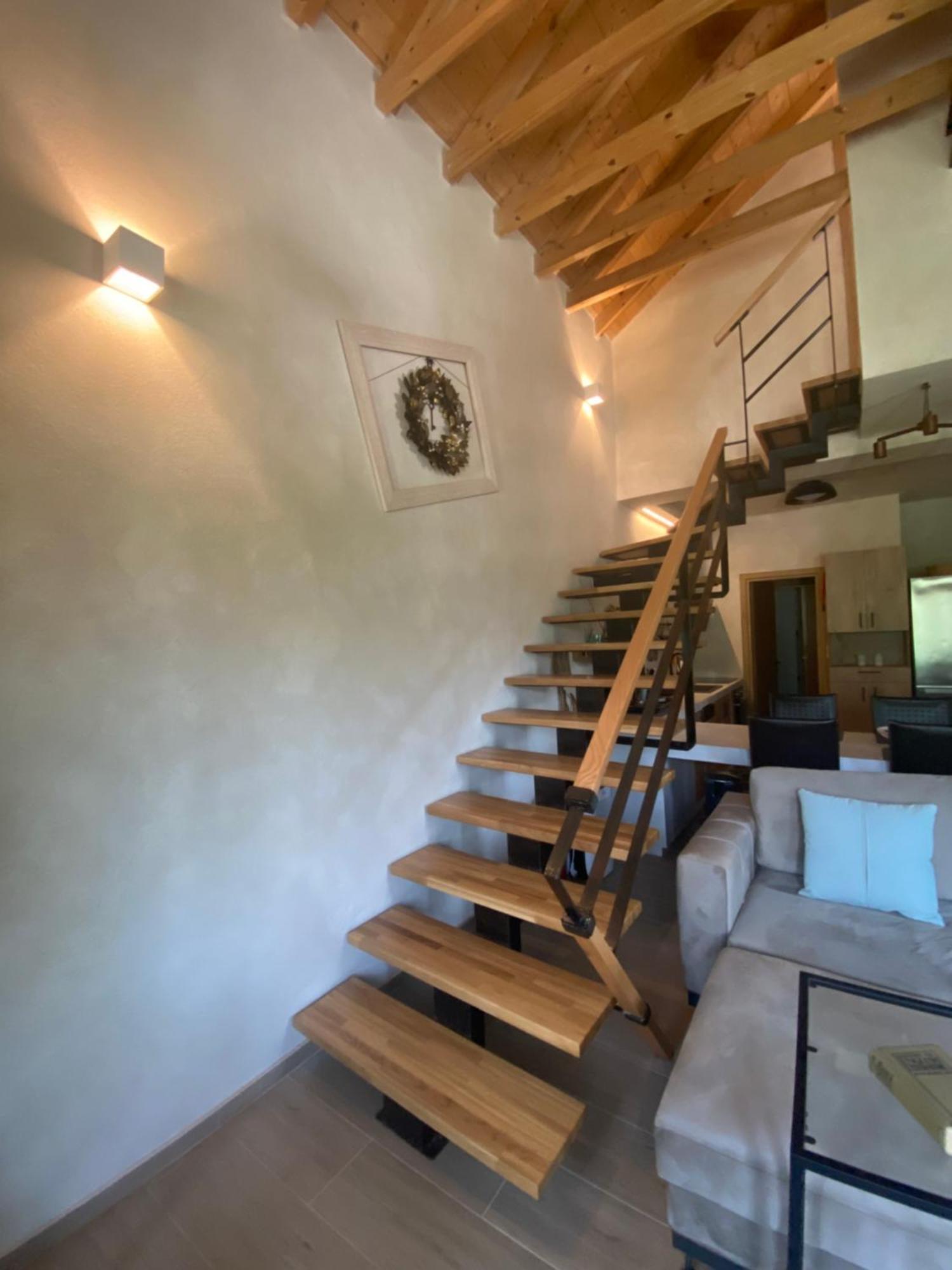 شقة Aristi Boutique Stonehouse With Attic المظهر الخارجي الصورة