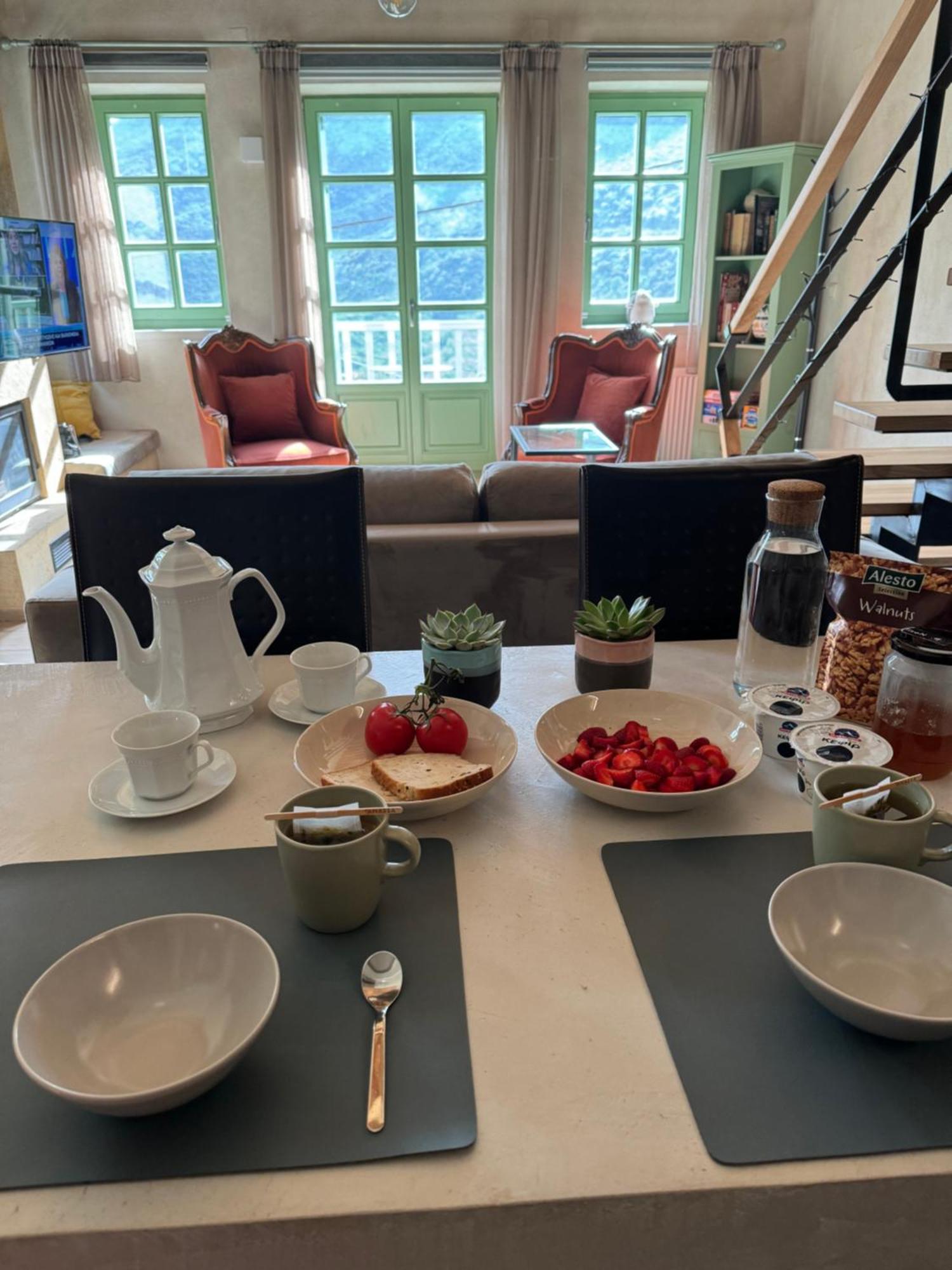 شقة Aristi Boutique Stonehouse With Attic المظهر الخارجي الصورة
