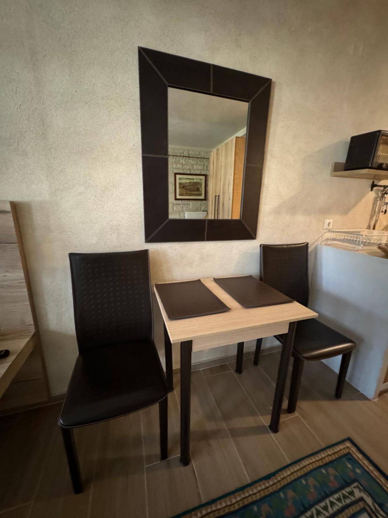 شقة Aristi Boutique Stonehouse With Attic المظهر الخارجي الصورة