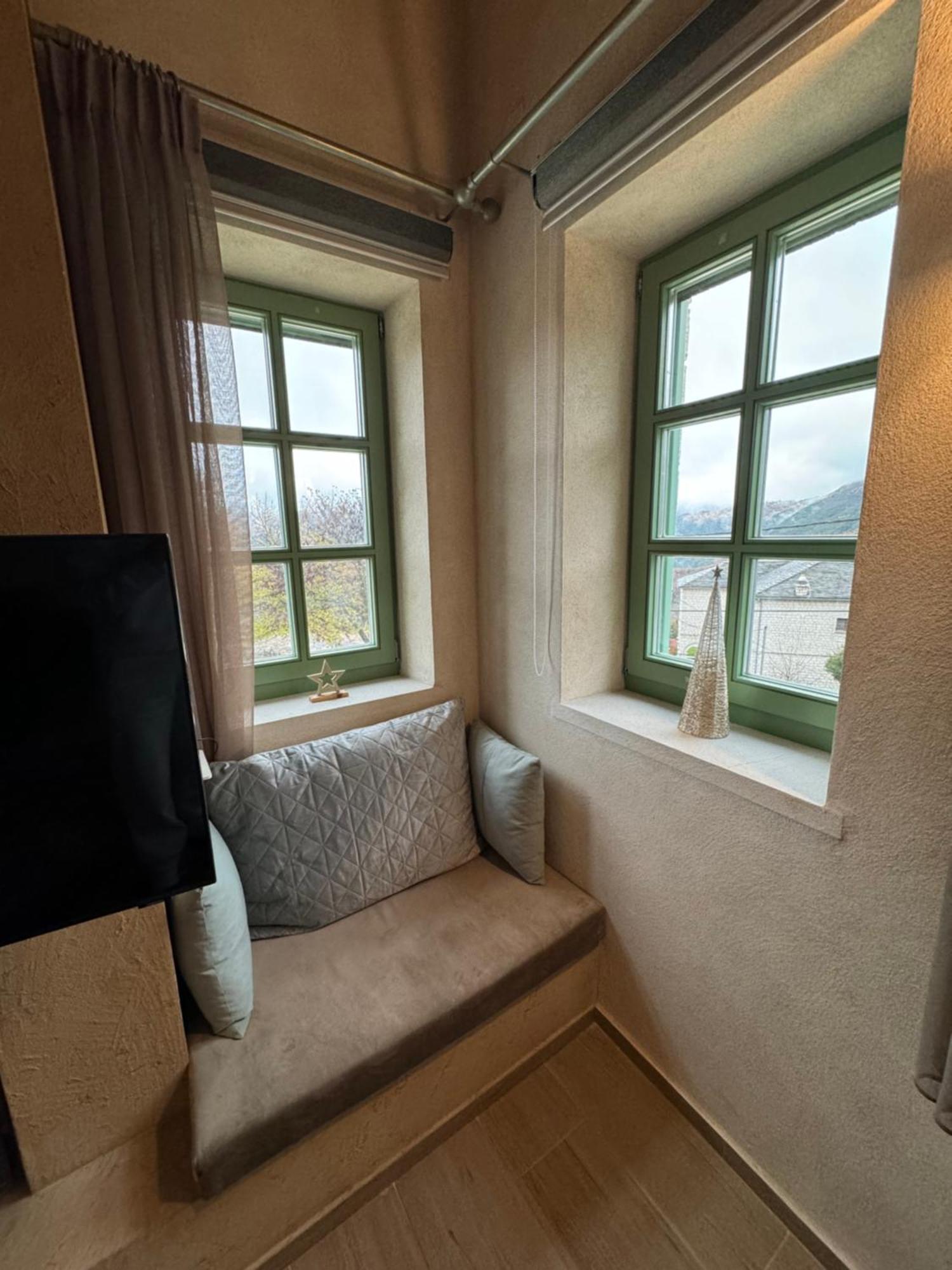 شقة Aristi Boutique Stonehouse With Attic المظهر الخارجي الصورة